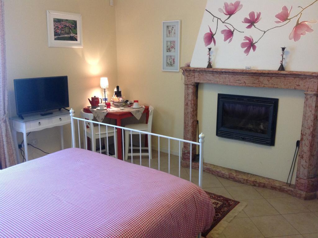 La Casa Di Campagna Sul Garda Puegnago Kültér fotó